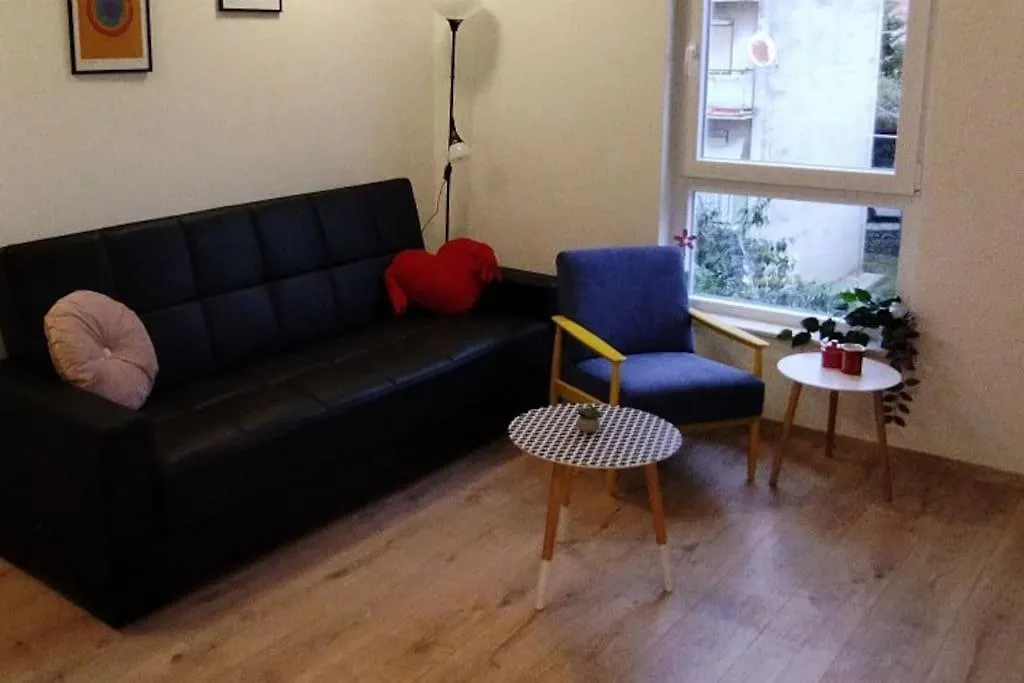 Cute Apartment Marla Art Close To Center Πούλα