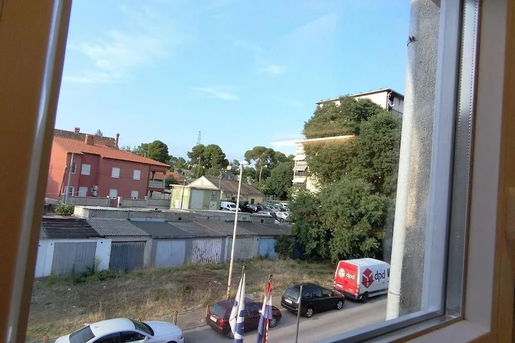 Cute Apartment Marla Art Close To Center Πούλα Κροατία