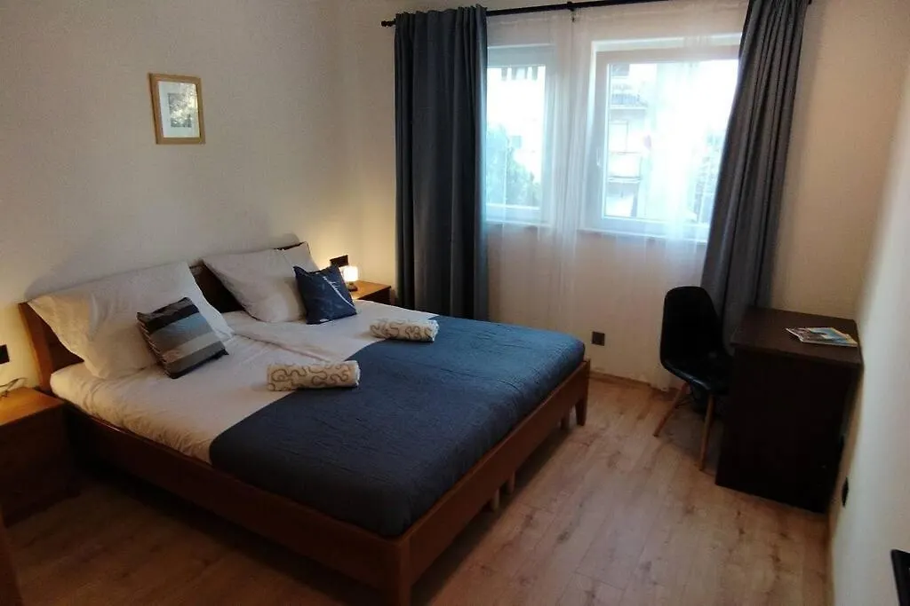Cute Apartment Marla Art Close To Center Pula