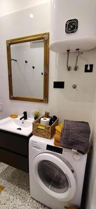 Cute Apartment Marla Art Close To Center Pula